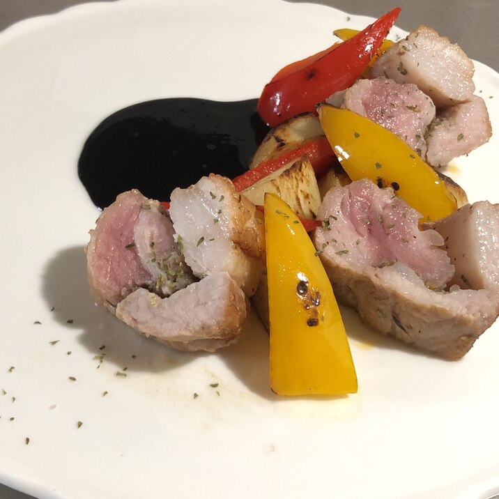 豚バラ肉のハープロースト ポルケッタ レシピ 作り方 By イタリア料理人 楽天レシピ